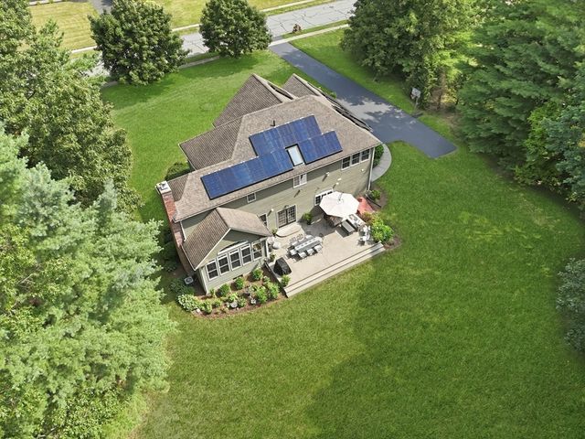 8 Lexington Circle, Southwick, MA 01077
