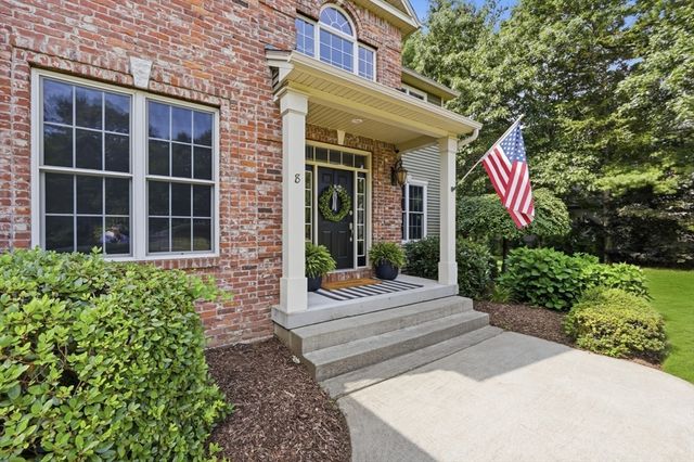 8 Lexington Circle, Southwick, MA 01077