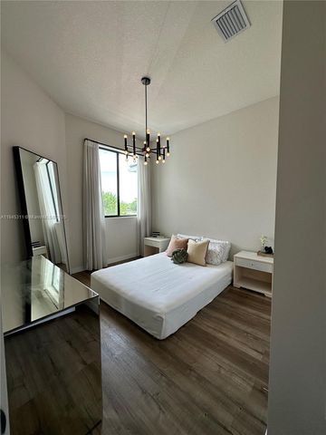 10943 SW 233rd St, Homestead, FL 33032