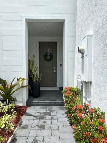 10943 SW 233rd St, Homestead, FL 33032