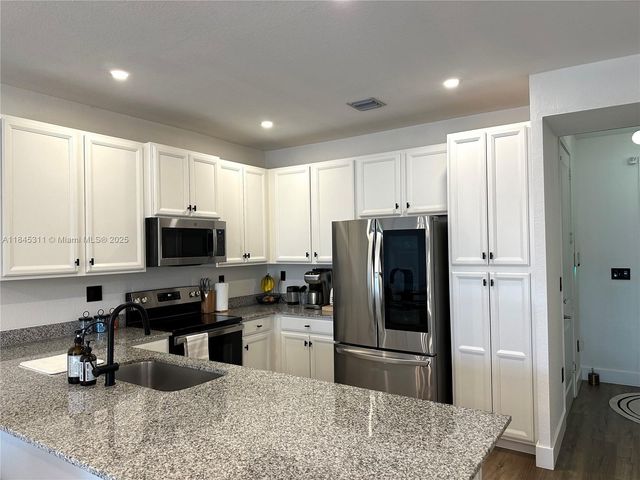 10943 SW 233rd St, Homestead, FL 33032
