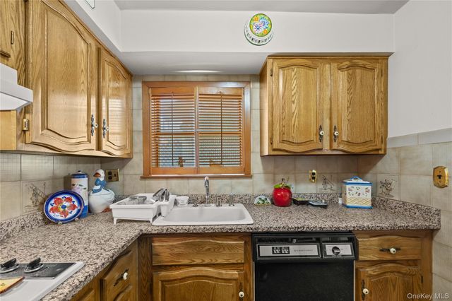 900 Vincent Avenue, Bronx, NY 10465