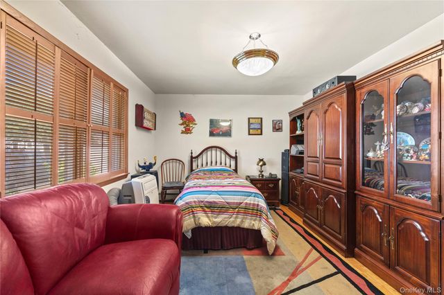 900 Vincent Avenue, Bronx, NY 10465
