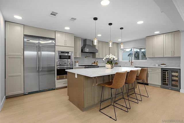 6 Bahama Bnd, Coronado, CA 92118