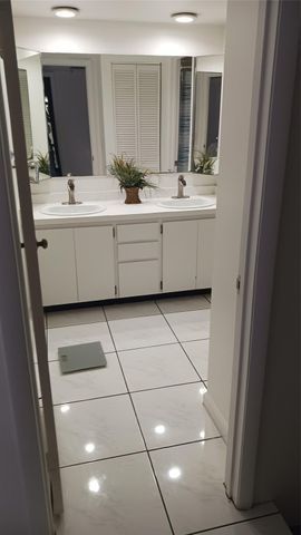 3310 Meridian Way A, Palm Beach Gardens, FL 33410