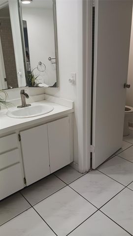 3310 Meridian Way A, Palm Beach Gardens, FL 33410