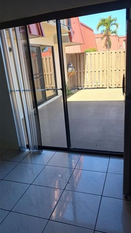 3310 Meridian Way A, Palm Beach Gardens, FL 33410