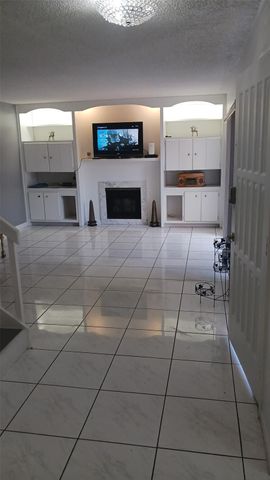 3310 Meridian Way A, Palm Beach Gardens, FL 33410