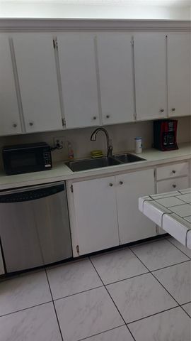 3310 Meridian Way A, Palm Beach Gardens, FL 33410