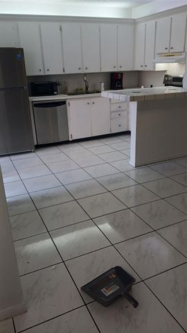 3310 Meridian Way A, Palm Beach Gardens, FL 33410