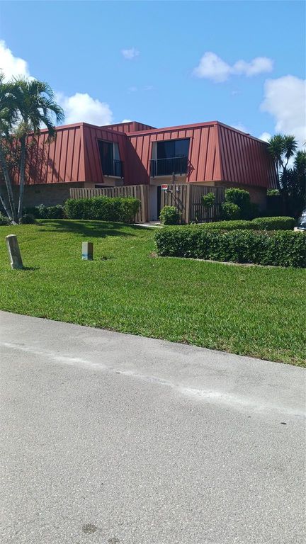 3310 Meridian Way A, Palm Beach Gardens, FL 33410