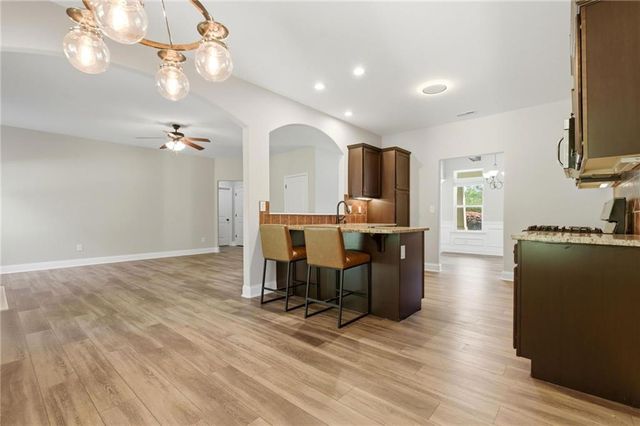 6 Thomaston Street, Newnan, GA 30263