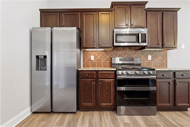 6 Thomaston Street, Newnan, GA 30263