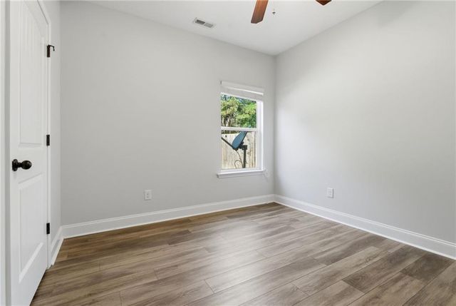 6 Thomaston Street, Newnan, GA 30263