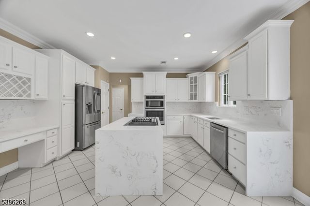 22 Forest Ln, Monroe Twp., NJ 08831