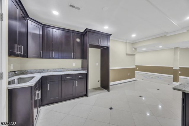 22 Forest Ln, Monroe Twp., NJ 08831