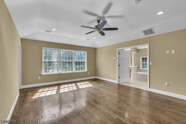 22 Forest Ln, Monroe Twp., NJ 08831