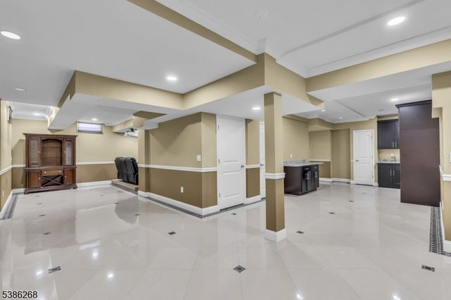 22 Forest Ln, Monroe Twp., NJ 08831