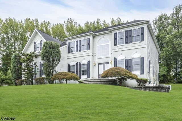 22 Forest Ln, Monroe Twp., NJ 08831