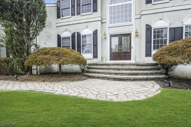 22 Forest Ln, Monroe Twp., NJ 08831