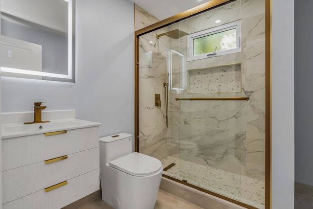 197 Oakland Ave, Methuen, MA 01844