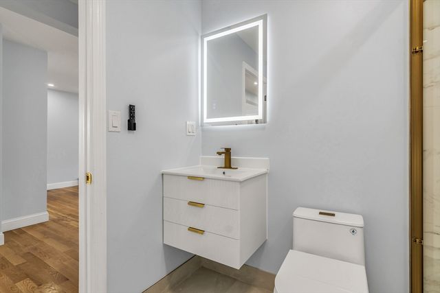 197 Oakland Ave, Methuen, MA 01844