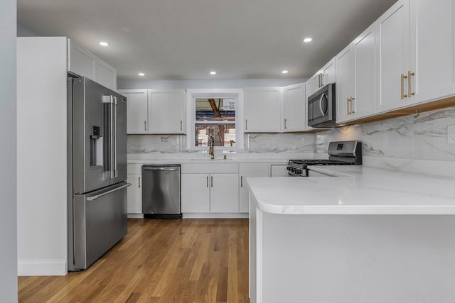 197 Oakland Ave, Methuen, MA 01844