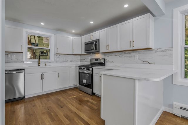 197 Oakland Ave, Methuen, MA 01844