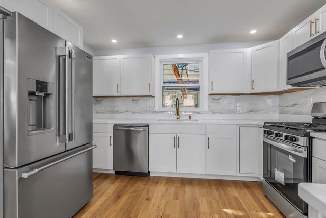 197 Oakland Ave, Methuen, MA 01844