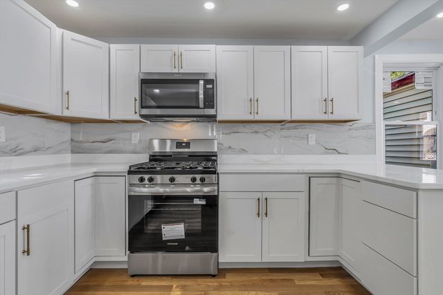 197 Oakland Ave, Methuen, MA 01844