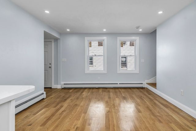 197 Oakland Ave, Methuen, MA 01844