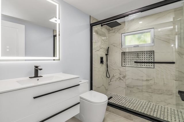 197 Oakland Ave, Methuen, MA 01844