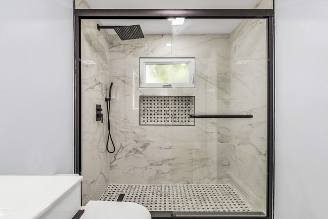 197 Oakland Ave, Methuen, MA 01844