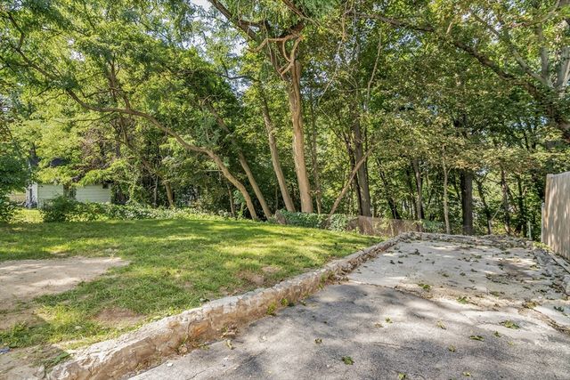 197 Oakland Ave, Methuen, MA 01844