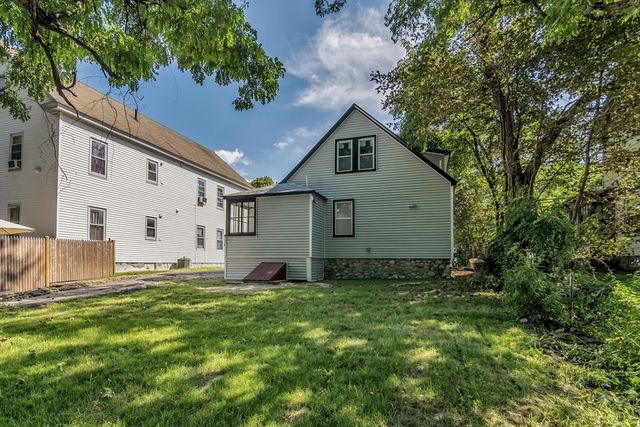 197 Oakland Ave, Methuen, MA 01844