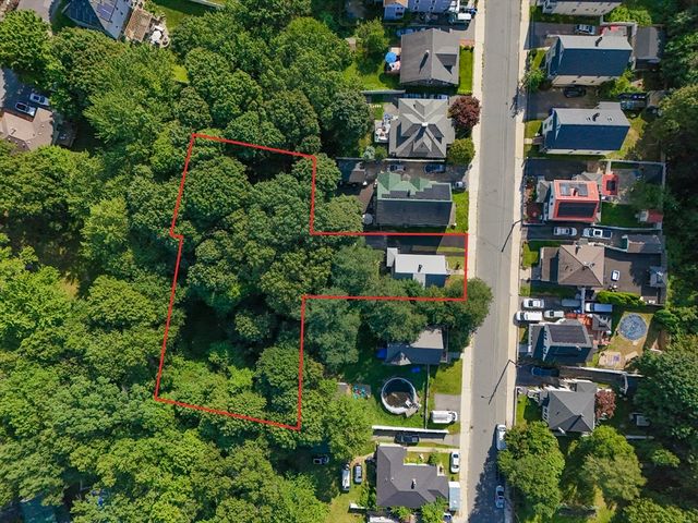 197 Oakland Ave, Methuen, MA 01844