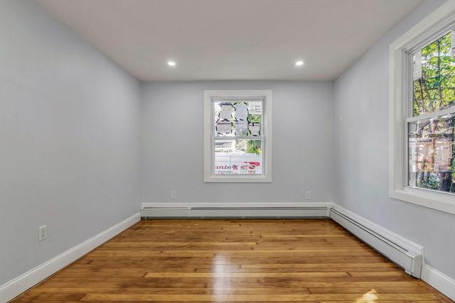 197 Oakland Ave, Methuen, MA 01844