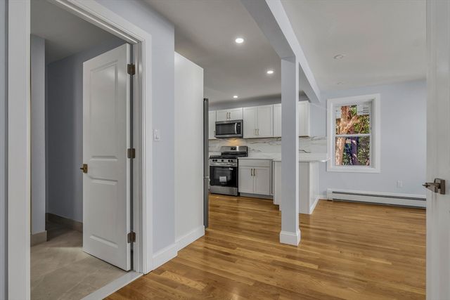 197 Oakland Ave, Methuen, MA 01844