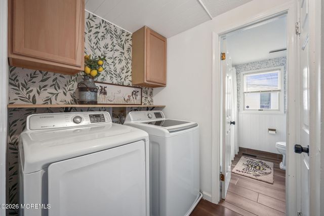 1 Parkview Way, Englishtown, NJ 07726