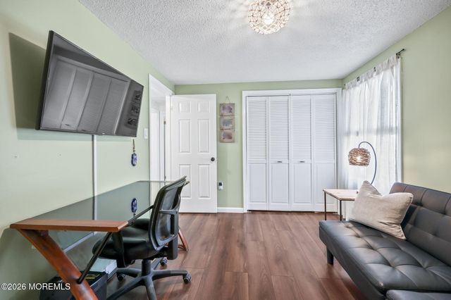 1 Parkview Way, Englishtown, NJ 07726