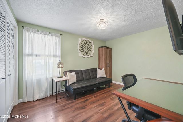 1 Parkview Way, Englishtown, NJ 07726