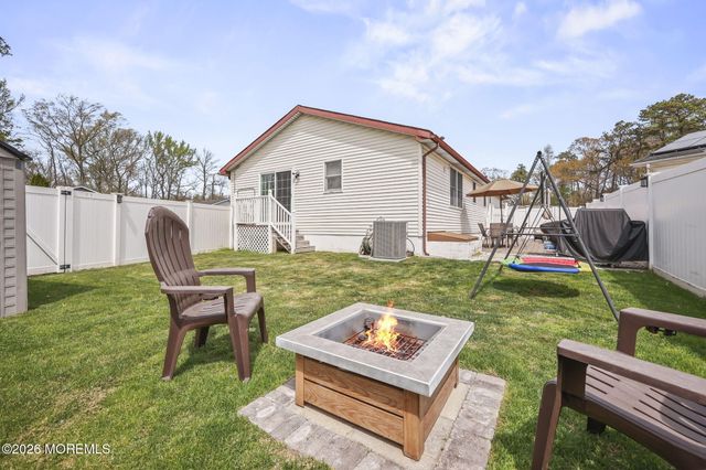 1 Parkview Way, Englishtown, NJ 07726