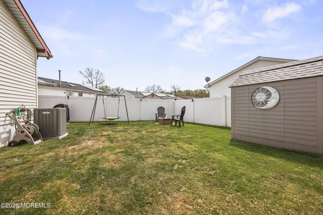 1 Parkview Way, Englishtown, NJ 07726