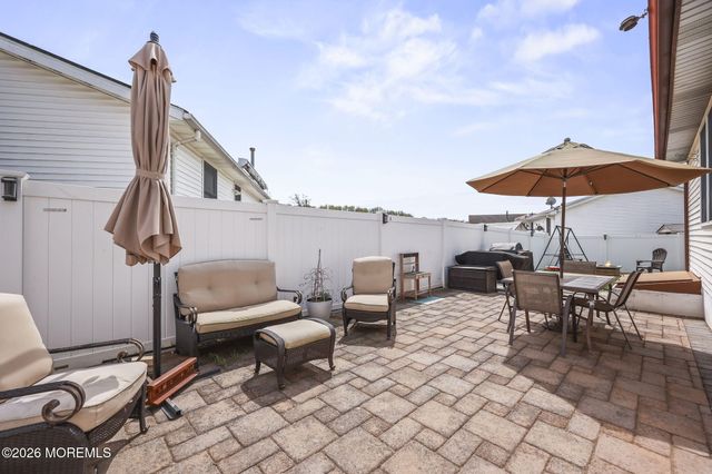 1 Parkview Way, Englishtown, NJ 07726