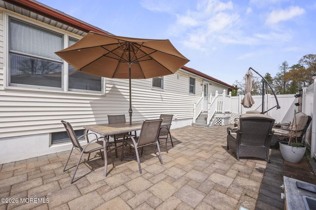 1 Parkview Way, Englishtown, NJ 07726