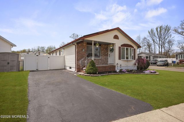 1 Parkview Way, Englishtown, NJ 07726