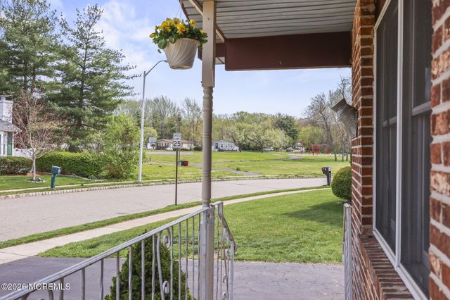1 Parkview Way, Englishtown, NJ 07726