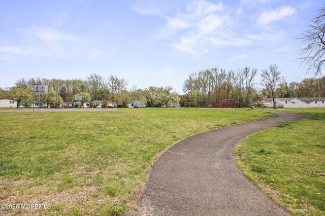 1 Parkview Way, Englishtown, NJ 07726