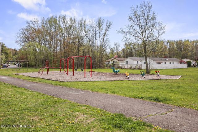 1 Parkview Way, Englishtown, NJ 07726