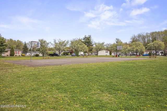 1 Parkview Way, Englishtown, NJ 07726